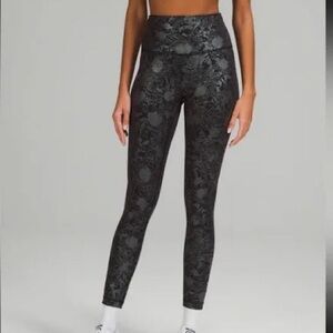 selling these align high rise lululemon leggings
size:00
onlv worn twice
